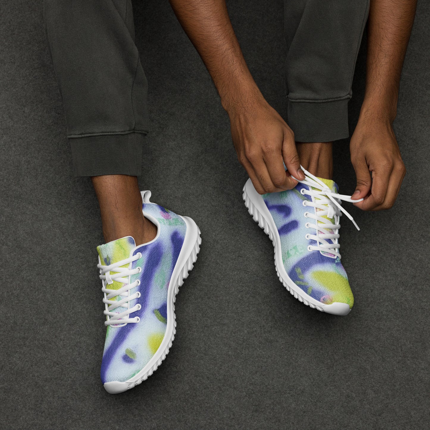 Wide-Eyed Men’s Athletic Shoes